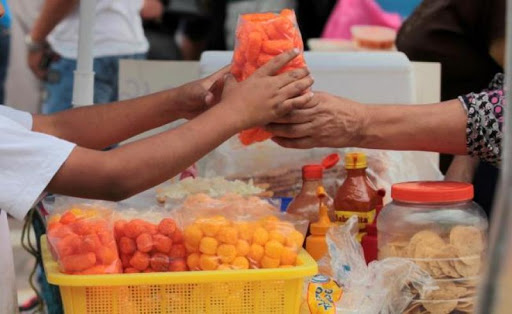 APOYO A LA INICIATIVA PARA PROHIBIR LA VENTA DE COMIDA CHATARRA A MENORES